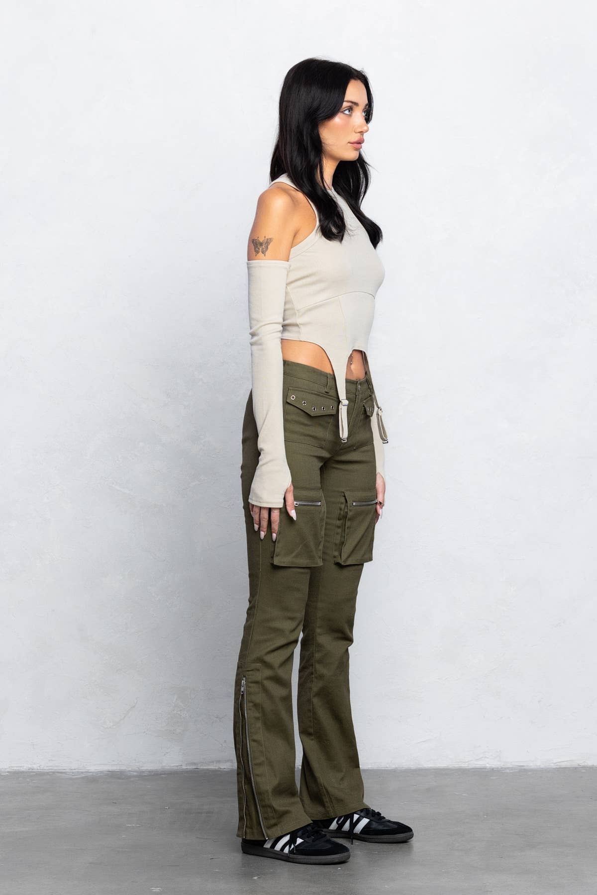 Ribbed buckle detail cami top w/ attached sleeves