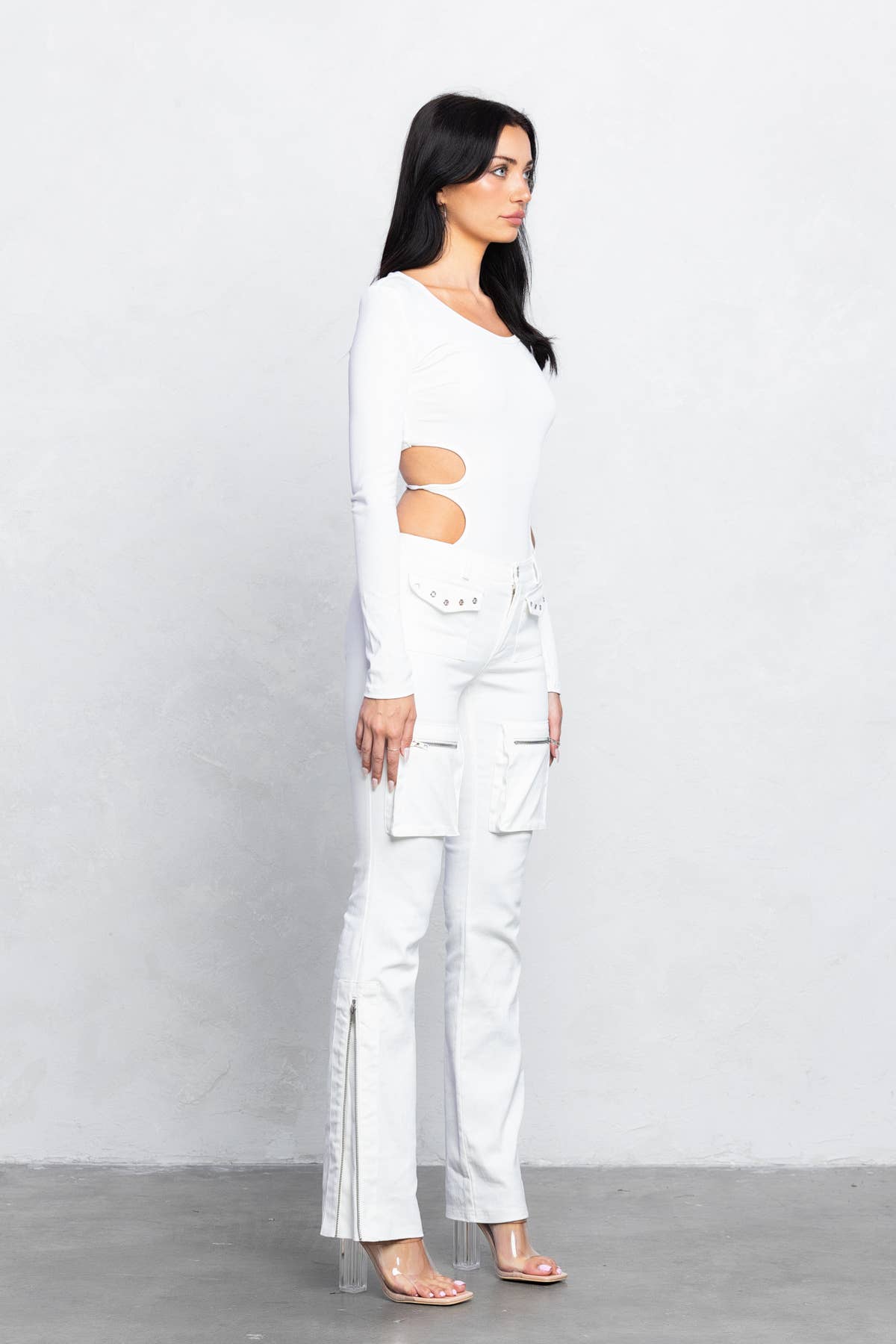 Cut out back side long sleeves bodysuit